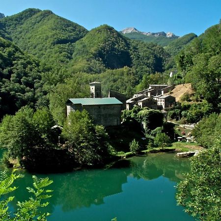 منزل الضيف Borgo Isola Santa المظهر الخارجي الصورة