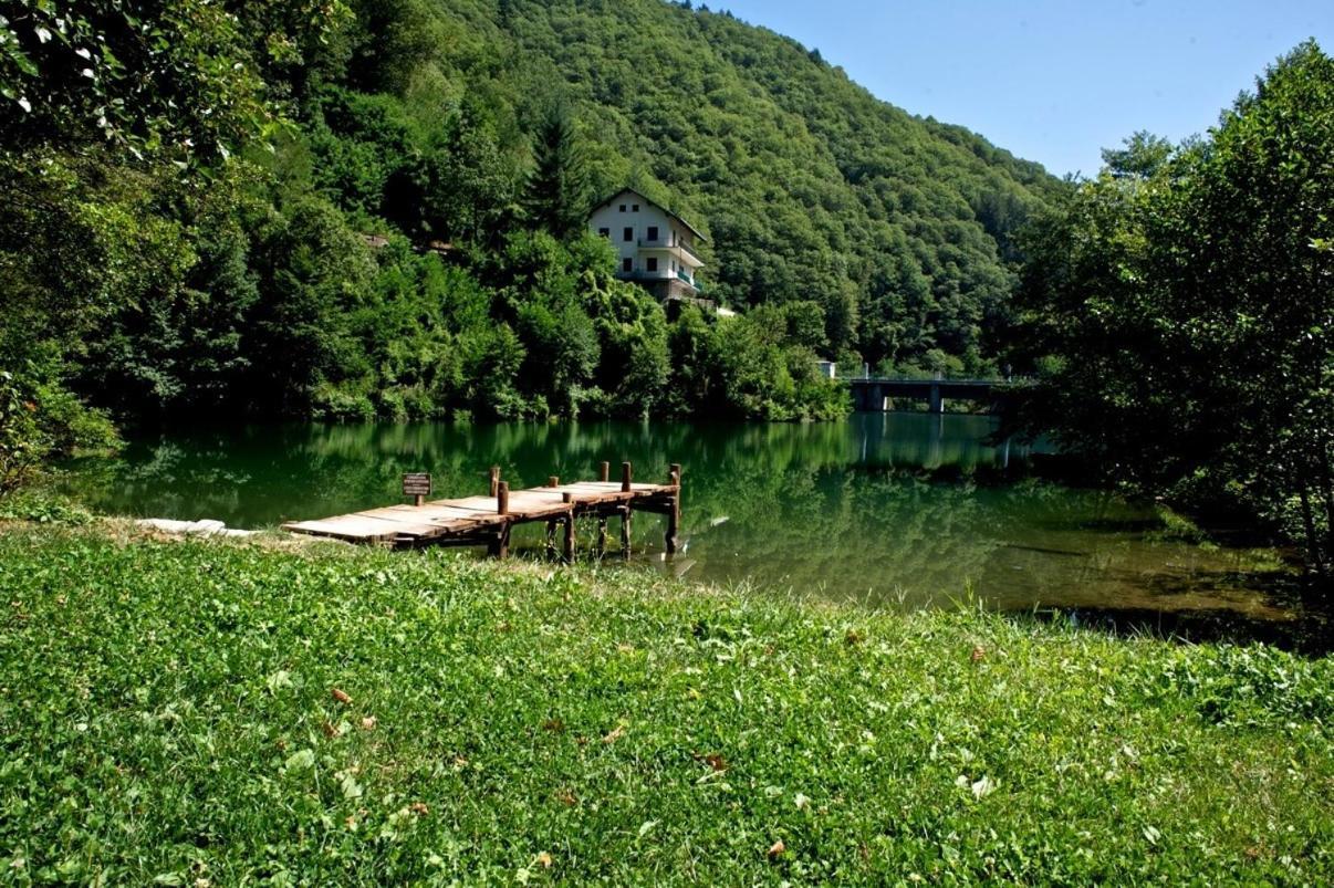 منزل الضيف Borgo Isola Santa المظهر الخارجي الصورة